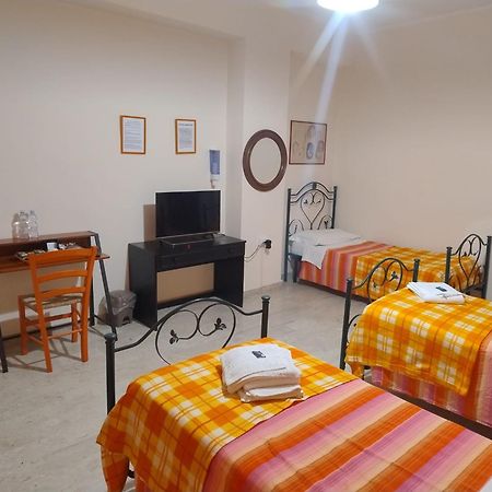 L'Attico Affittacamere B&B Катандзаро Екстериор снимка