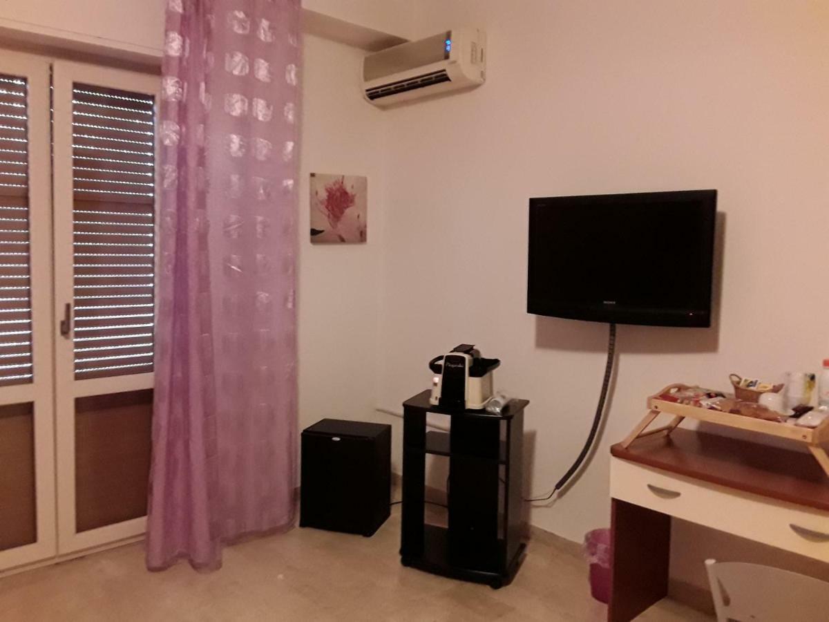 L'Attico Affittacamere B&B Катандзаро Екстериор снимка